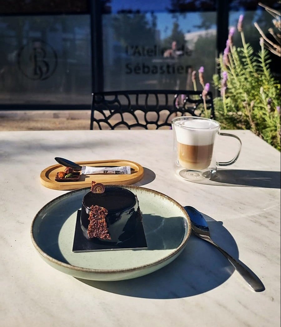 patisserie artisanale et cafe local 